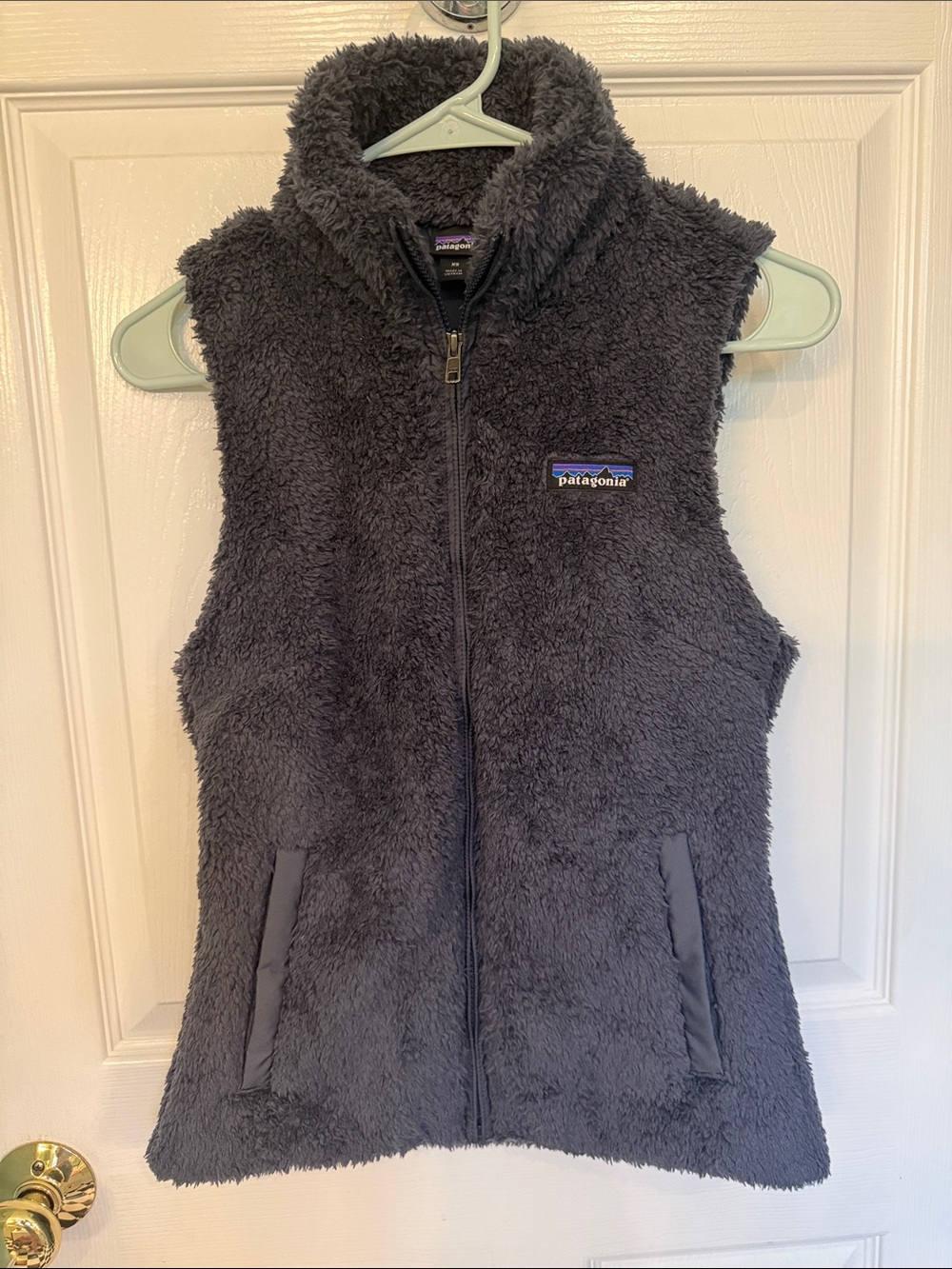 Patagonia Women's Los Gatos Plush Fleece Vest - Dark Charcoal